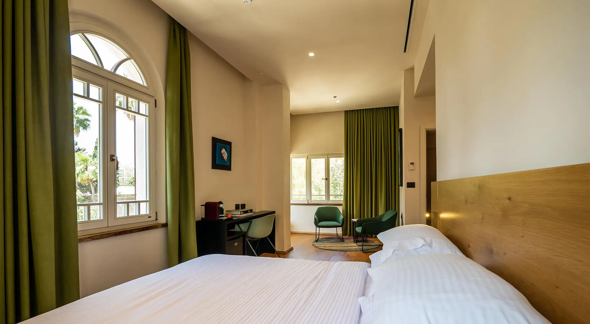 מלון שומאכר | מלון בוטיק בחיפה במיקום מצוין - UniqueHotels.co.il