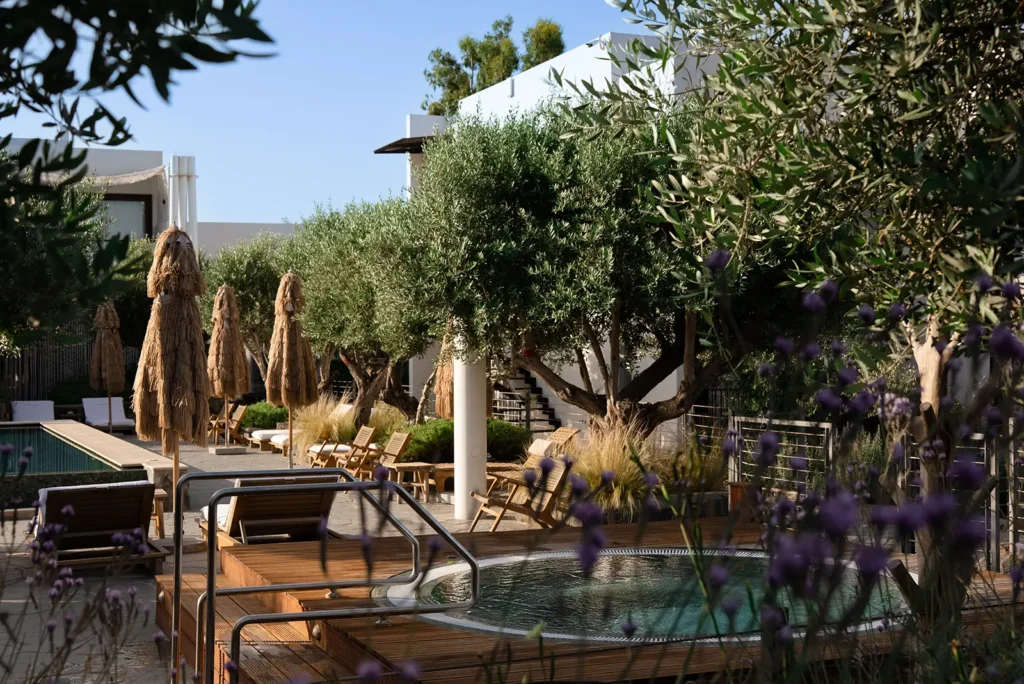 Pereh Hotel exterior